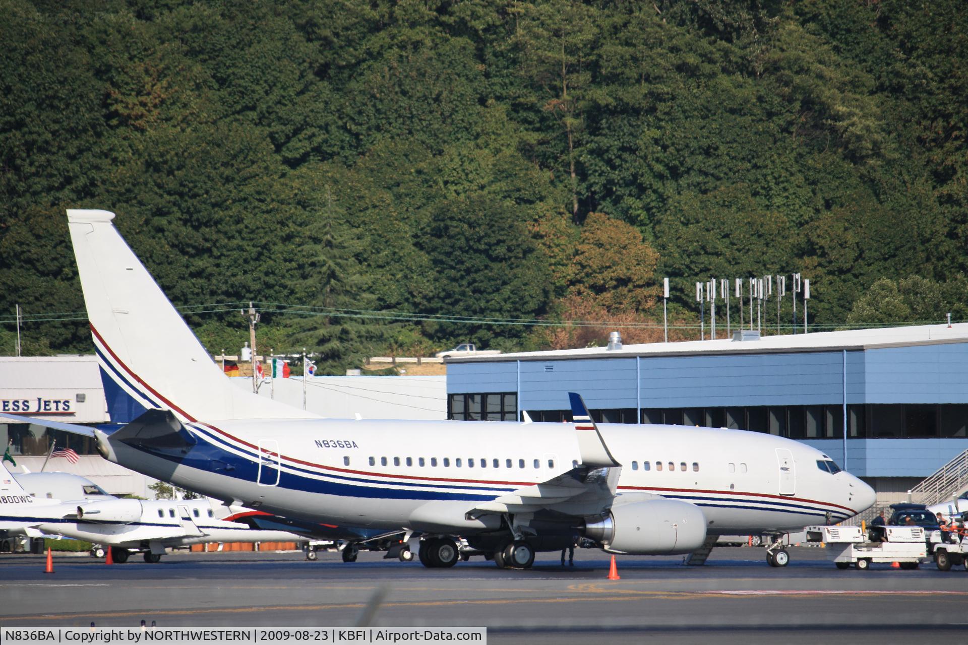 N836BA, 2000 Boeing 737-7BC C/N 30756, VIP
