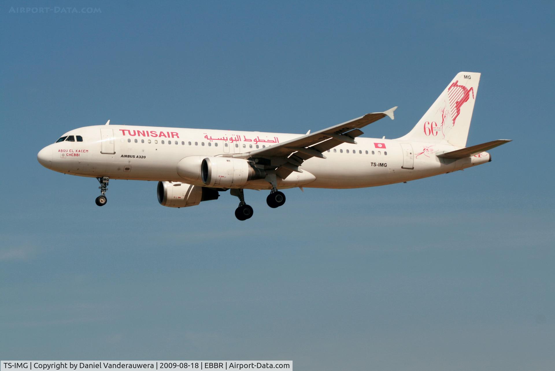 TS-IMG, 1992 Airbus A320-211 C/N 0390, flight TU788 is descending to rwy 25L
