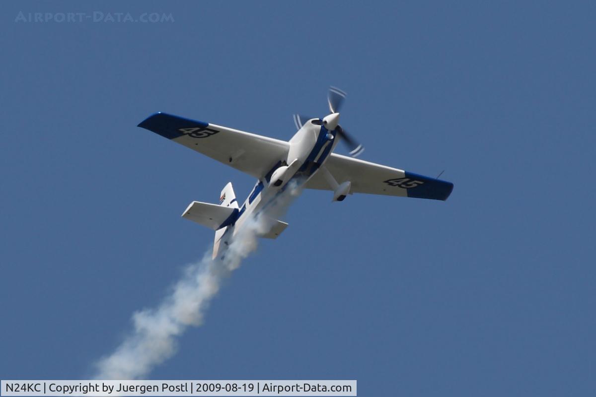 N24KC, 2001 Zivko Edge 540A C/N 0029A, Red Bull Air Race Budapest 2009 - Glen Dell