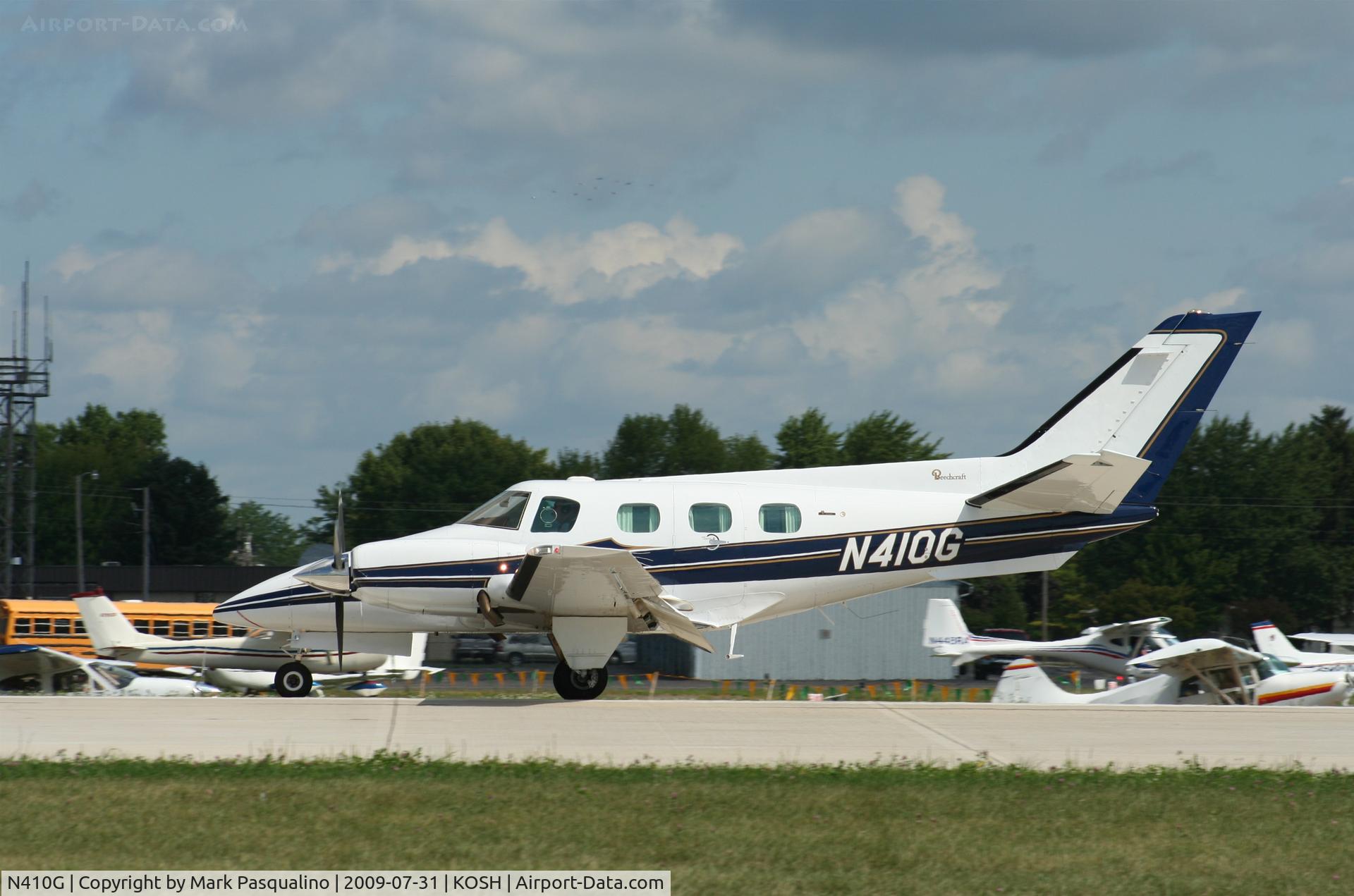 N410G, 1982 Beech B-60 Duke C/N P-596, Beech B60