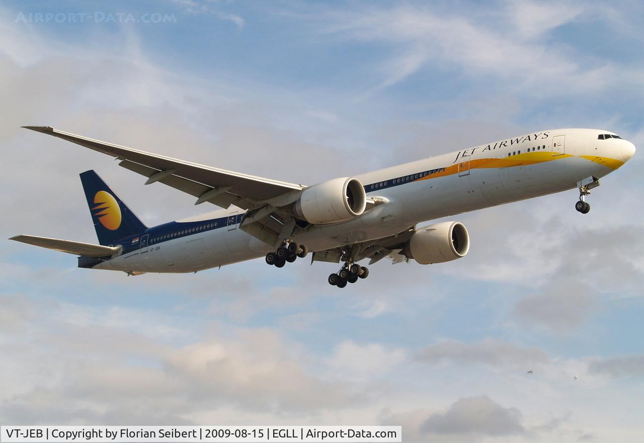 VT-JEB, 2007 Boeing 777-35R/ER C/N 35158/637, Short final rwy 27R