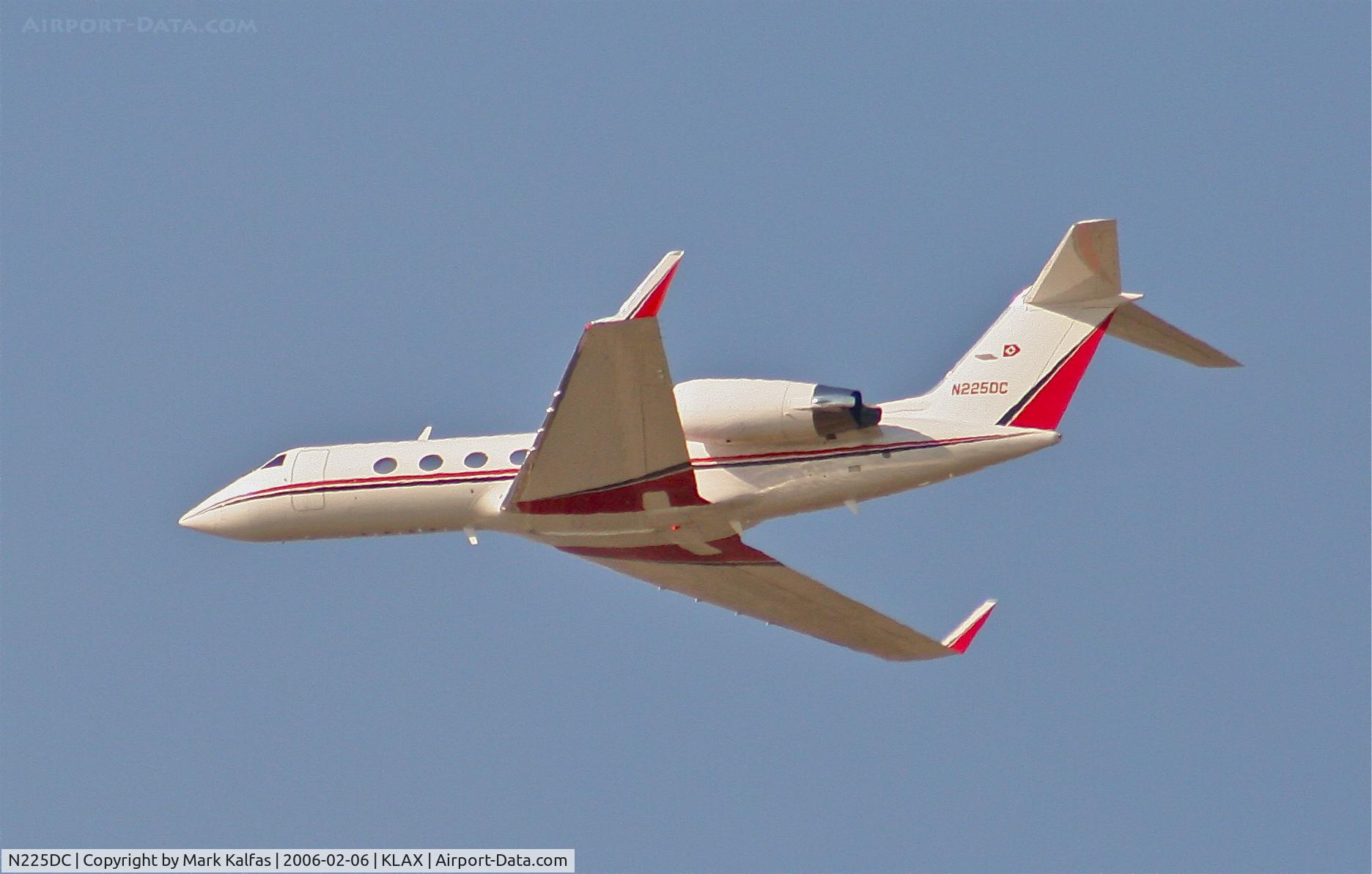 N225DC, 1994 Gulfstream Aerospace G-IV C/N 1253, AVION LLC, Gulfstream G-IV, N225DC departing 25L KLAX