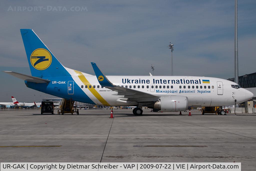 UR-GAK, 1992 Boeing 737-5Y0 C/N 26075, Ukraine International Boeing 737-500