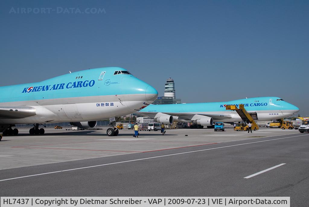 HL7437, 2003 Boeing 747-4B5F/SCD C/N 32808, Korean Air Cargo Boeing 747-400