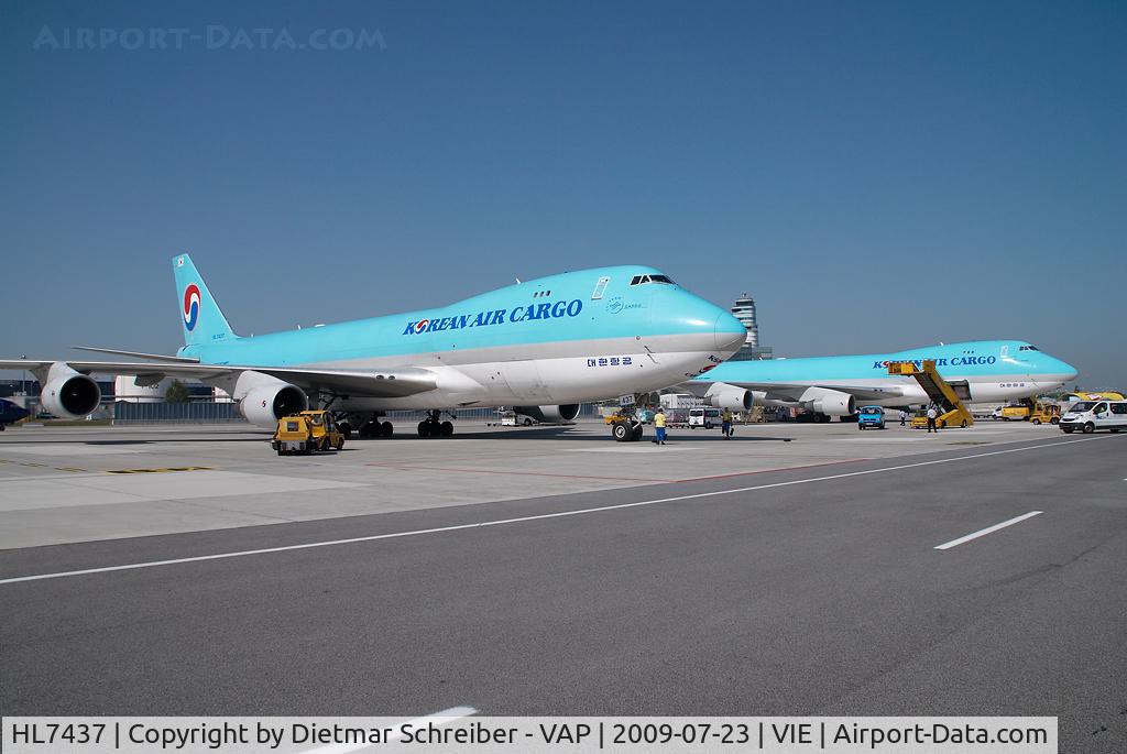 HL7437, 2003 Boeing 747-4B5F/SCD C/N 32808, Korean Air Cargo Boeing 747-400