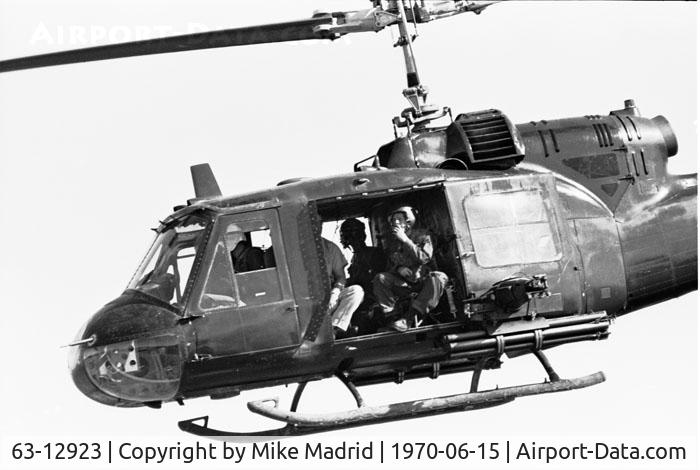 63-12923, Bell UH-1B Iroquois C/N 984, When on active duty US Navy Seawolf Binh Thuy Vietnam