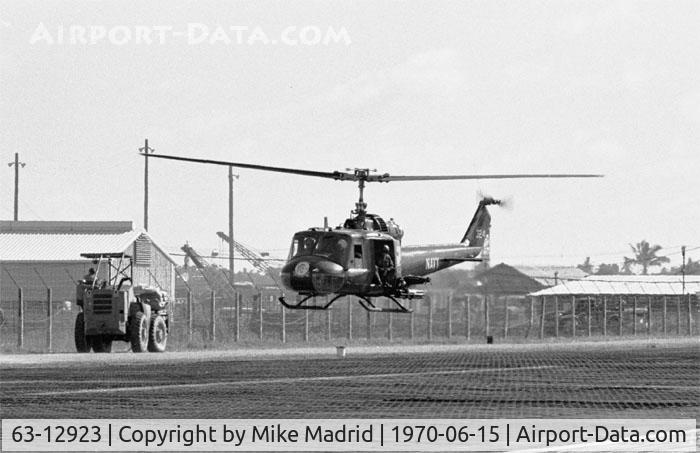 63-12923, Bell UH-1B Iroquois C/N 984, When on active duty US Navy Seawolf Binh Thuy Vietnam