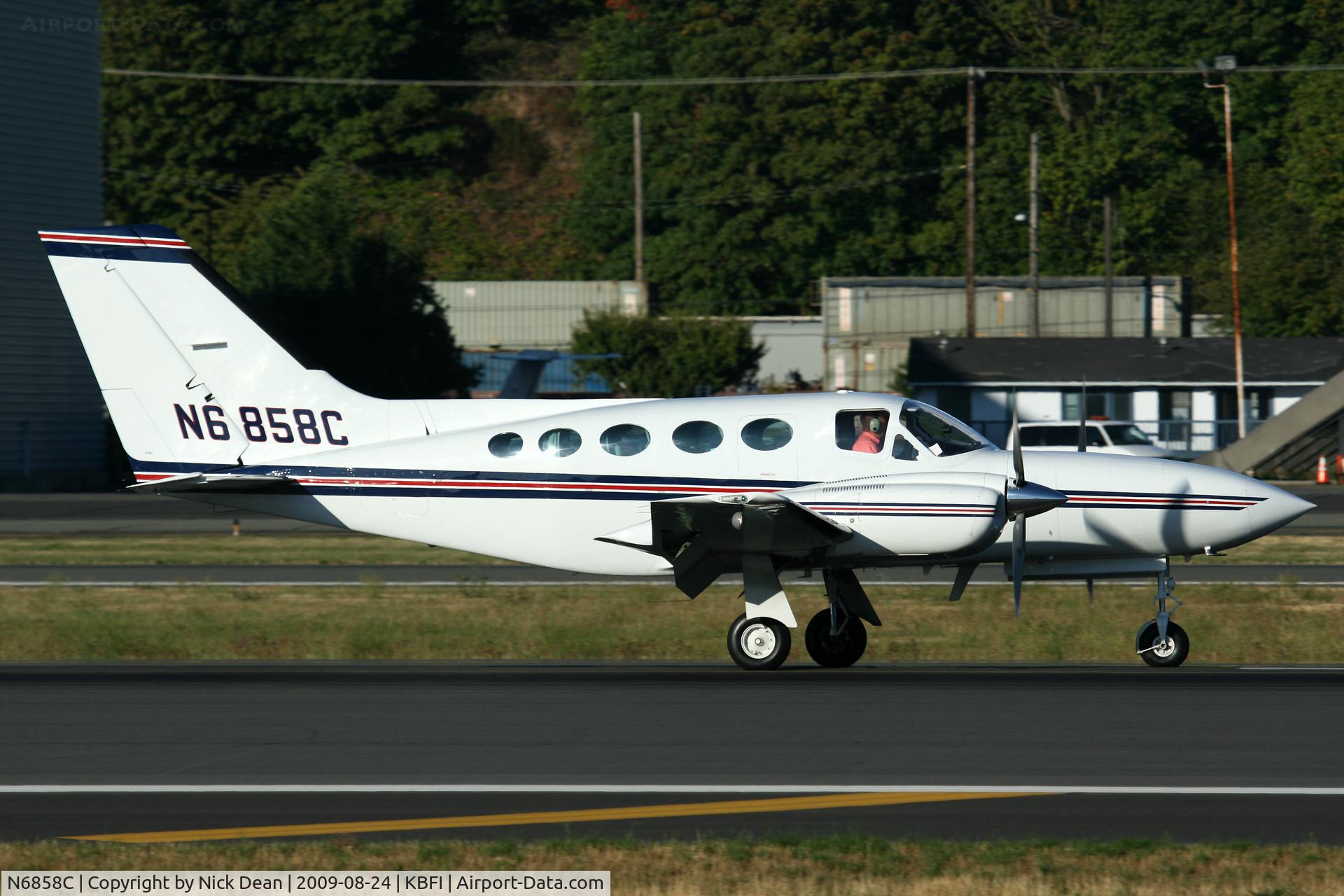 N6858C, 1978 Cessna 421C Golden Eagle C/N 421C0481, KBFI