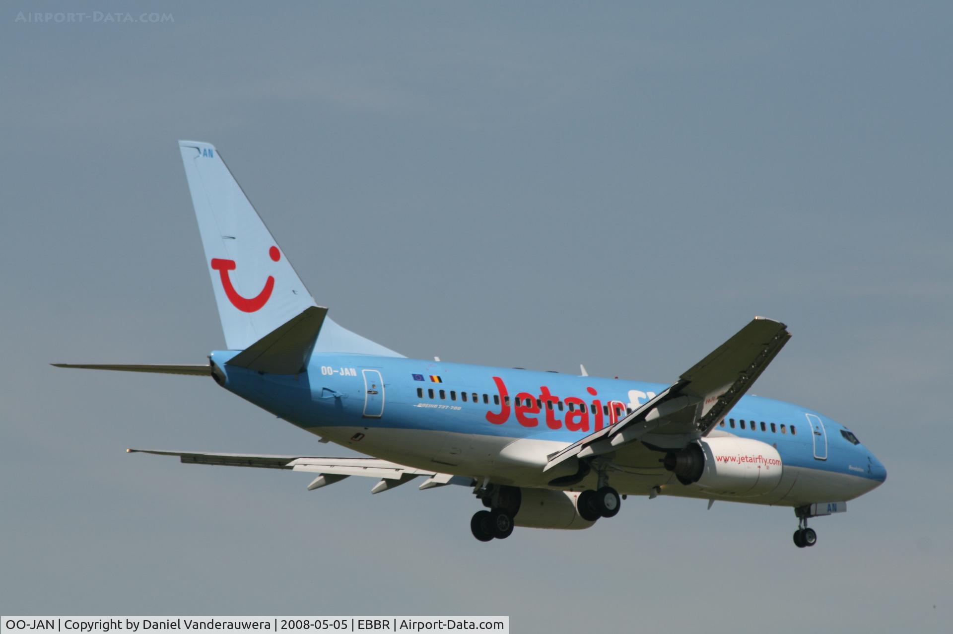 OO-JAN, 1999 Boeing 737-76N C/N 28609, descending to rwy 02