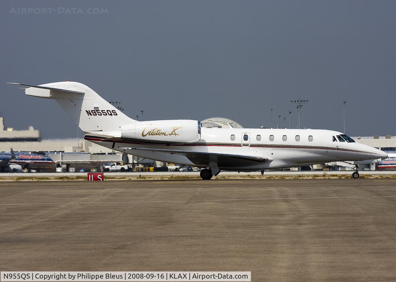 N955QS, 1998 Cessna 750 Citation X Citation X C/N 750-0055, Taxiing from to west to east alongside rwy 25L.