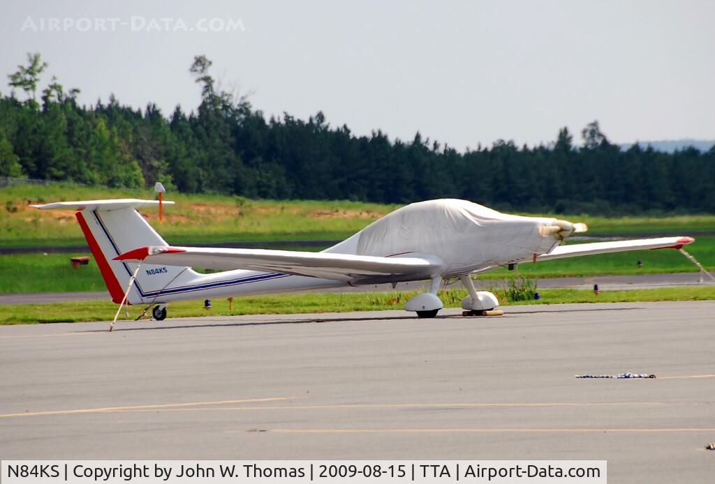 N84KS, 1984 Grob G-109B C/N 6268, All tied up