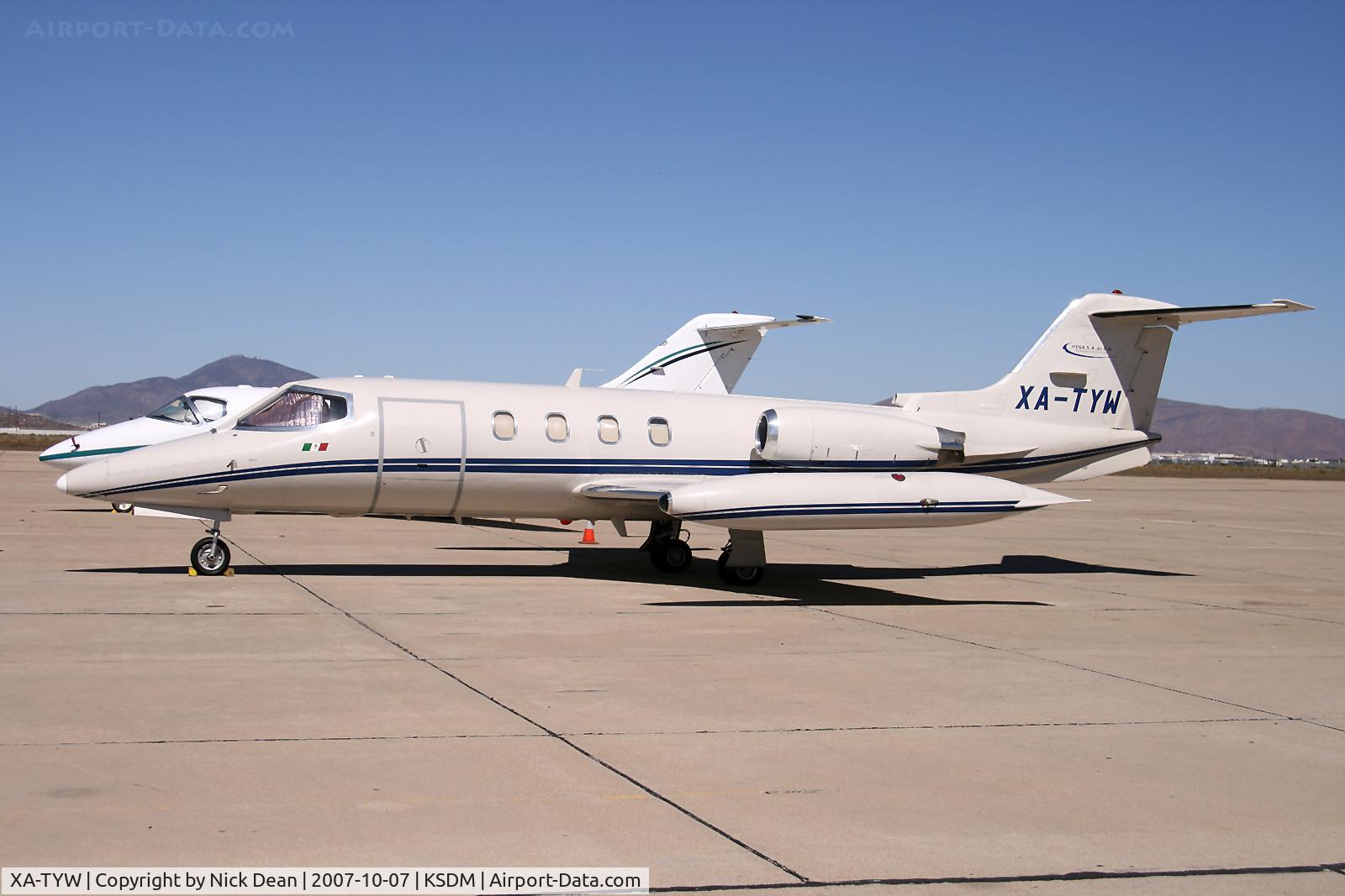 XA-TYW, 1982 Learjet 25XR C/N 361, KSDM