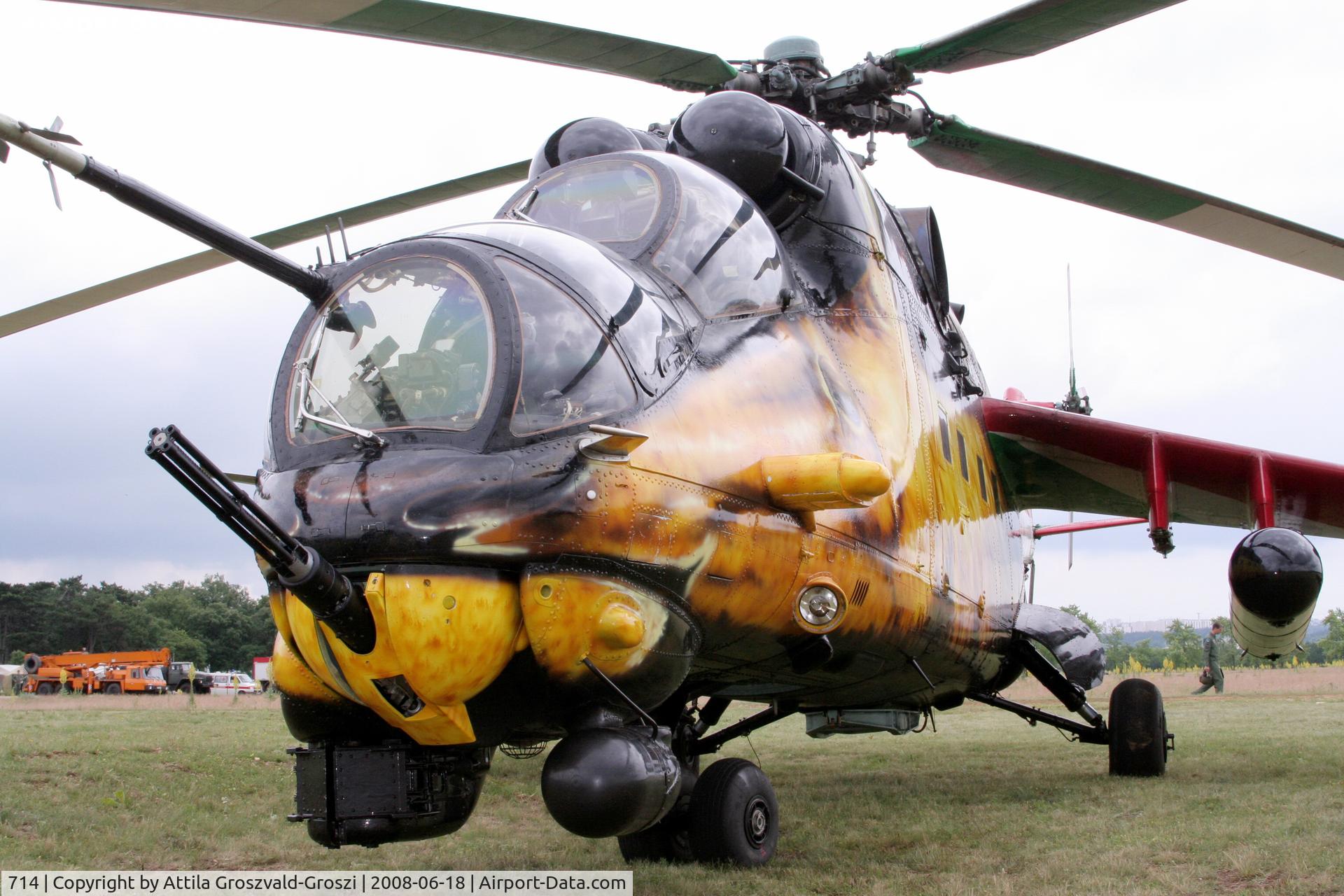 714, 1985 Mil Mi-24V Hind E C/N K220714, Veszprém-Ujmajor temporary army helicopter base. The new painting, the hind representational sample.
