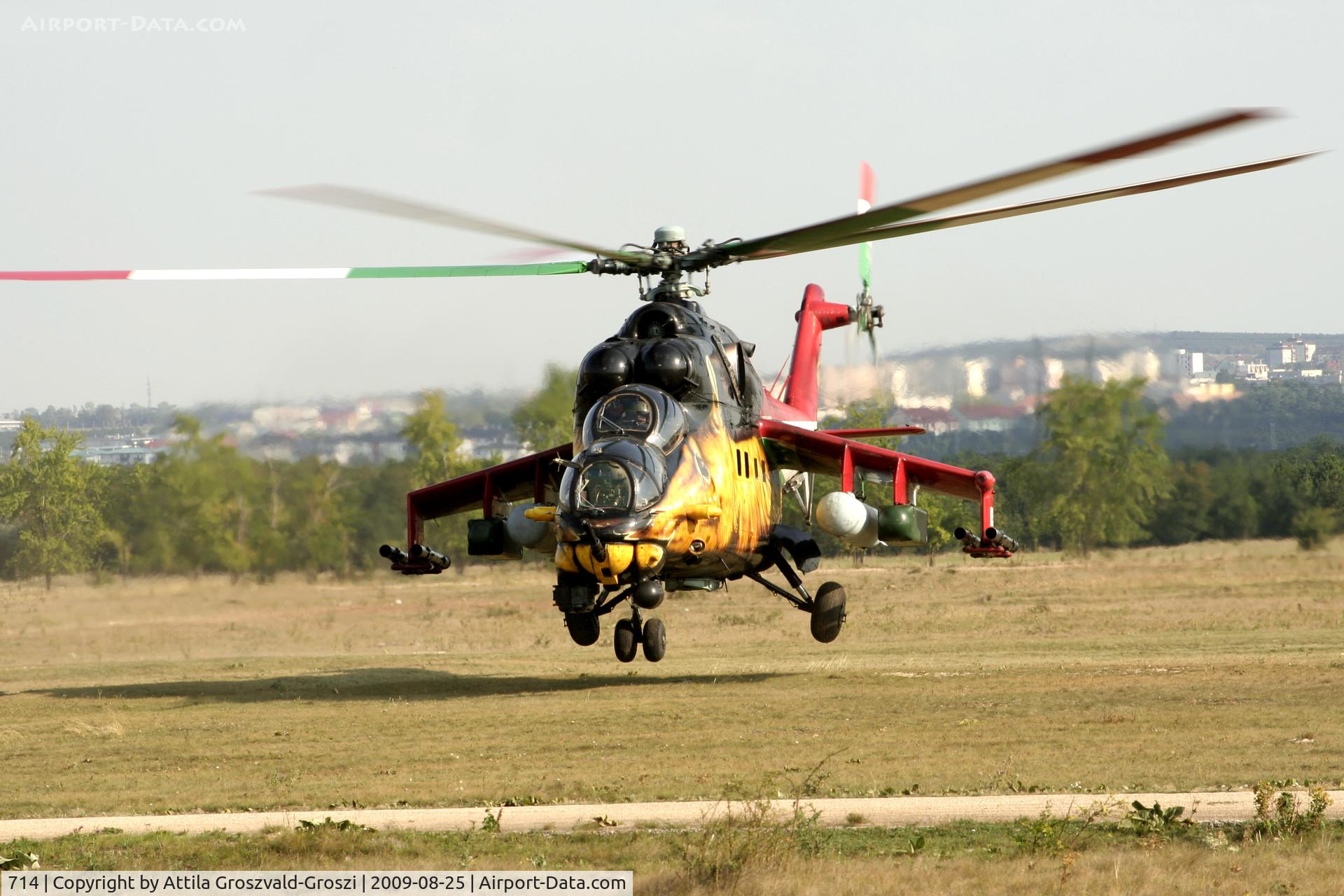 714, 1985 Mil Mi-24V Hind E C/N K220714, Veszprém-Ujmajor temporary army helicopter base. Take-off.