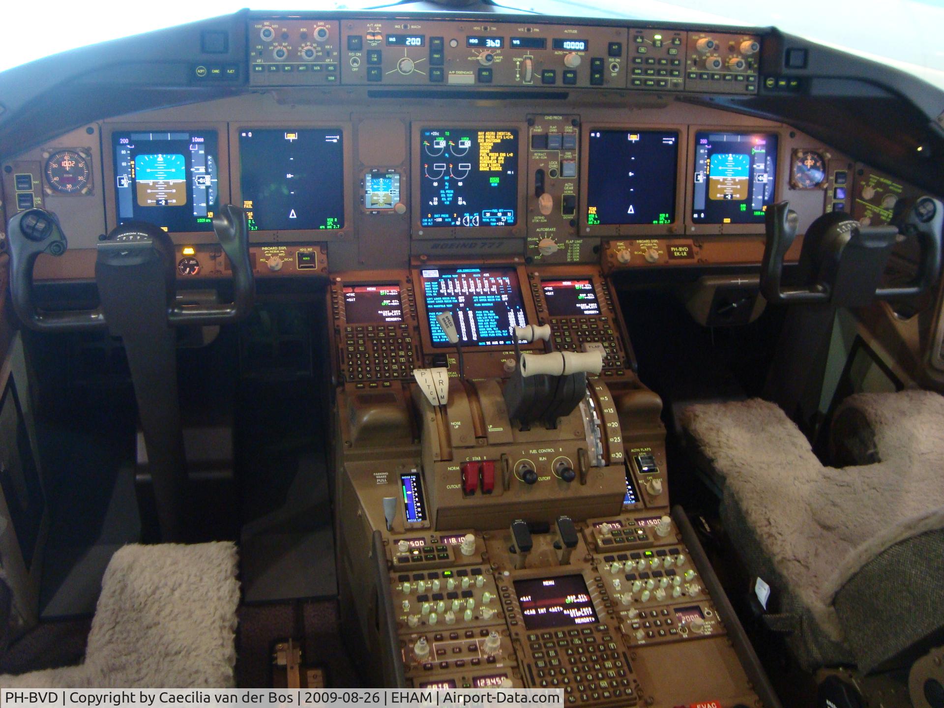 PH-BVD, 2009 Boeing 777-306/ER C/N 35979, Cockpit from the PH-BVD