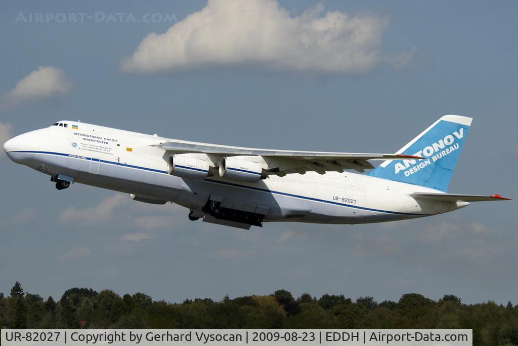 UR-82027, 1990 Antonov An-124-100 Ruslan C/N 19530502288, heavy takeoff