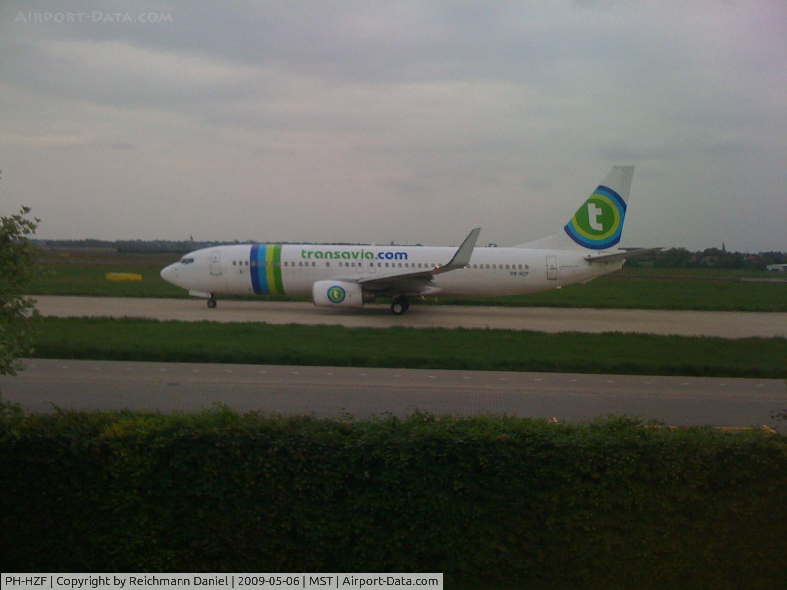 PH-HZF, 1999 Boeing 737-8K2 C/N 28378, Nice aircraft!