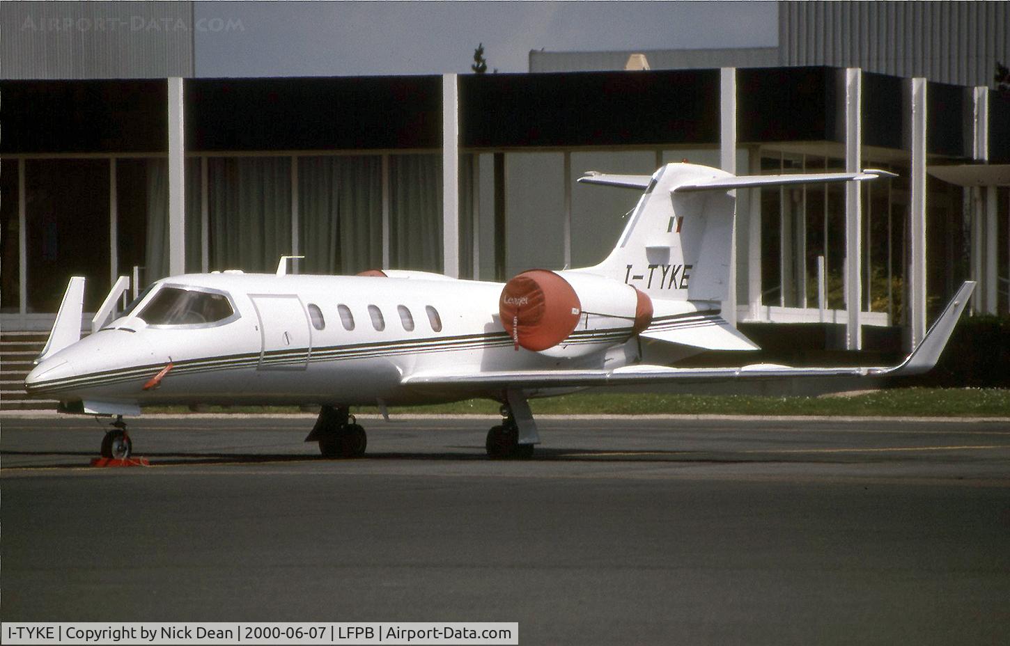 I-TYKE, 1996 Learjet 31A C/N 31-120, LFPB Paris Le Bourget (currently registered C-GHJU and based at CYVR)