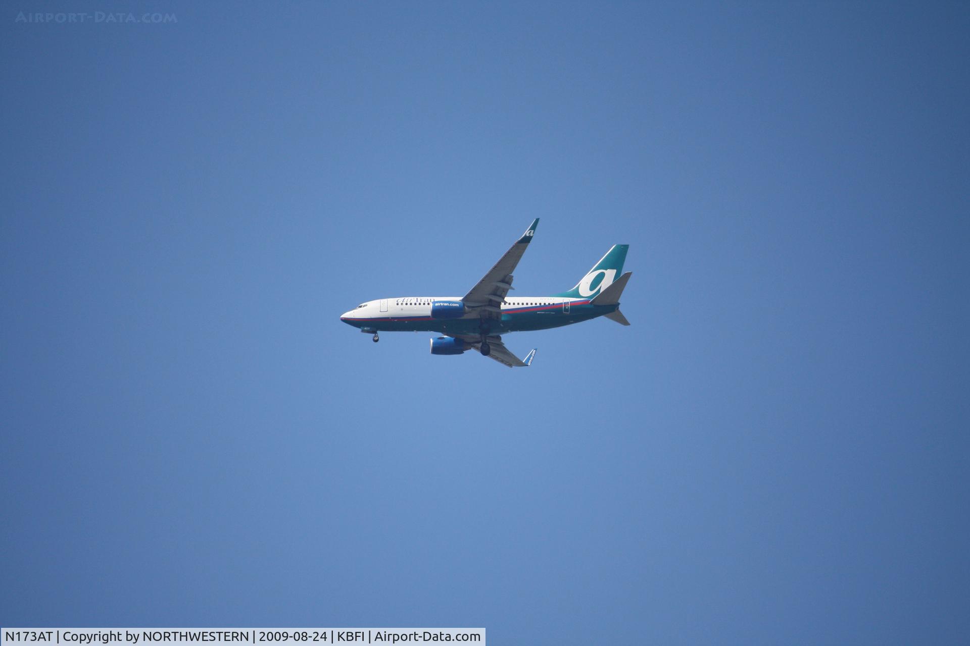 N173AT, 2004 Boeing 737-76N C/N 32661, MINNEAPOLIS-SEATTLE