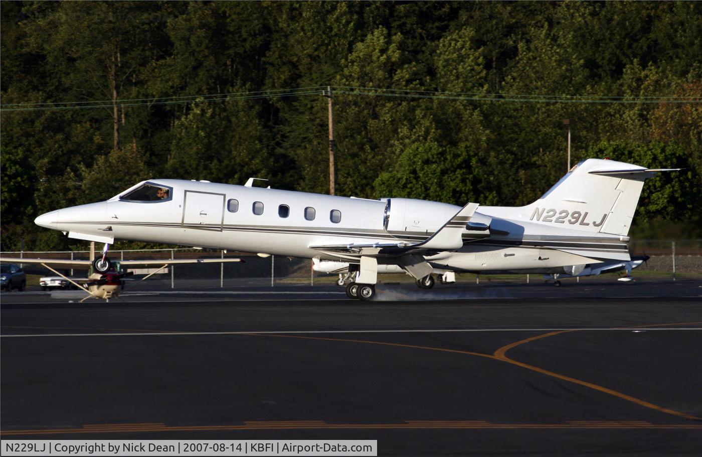 N229LJ, 2001 Learjet Inc 31A C/N 229, KBFI