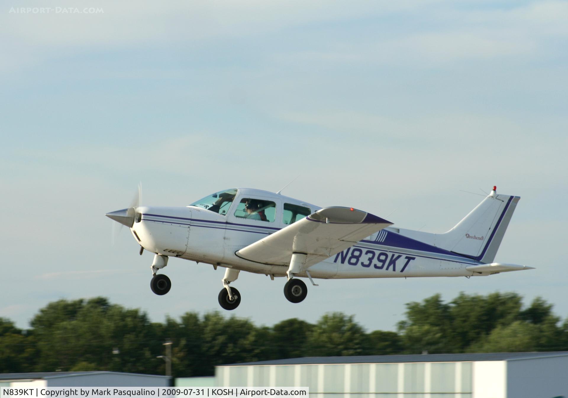 N839KT, 1982 Beech C23 Sundowner 180 C/N M-2352, Beech C23