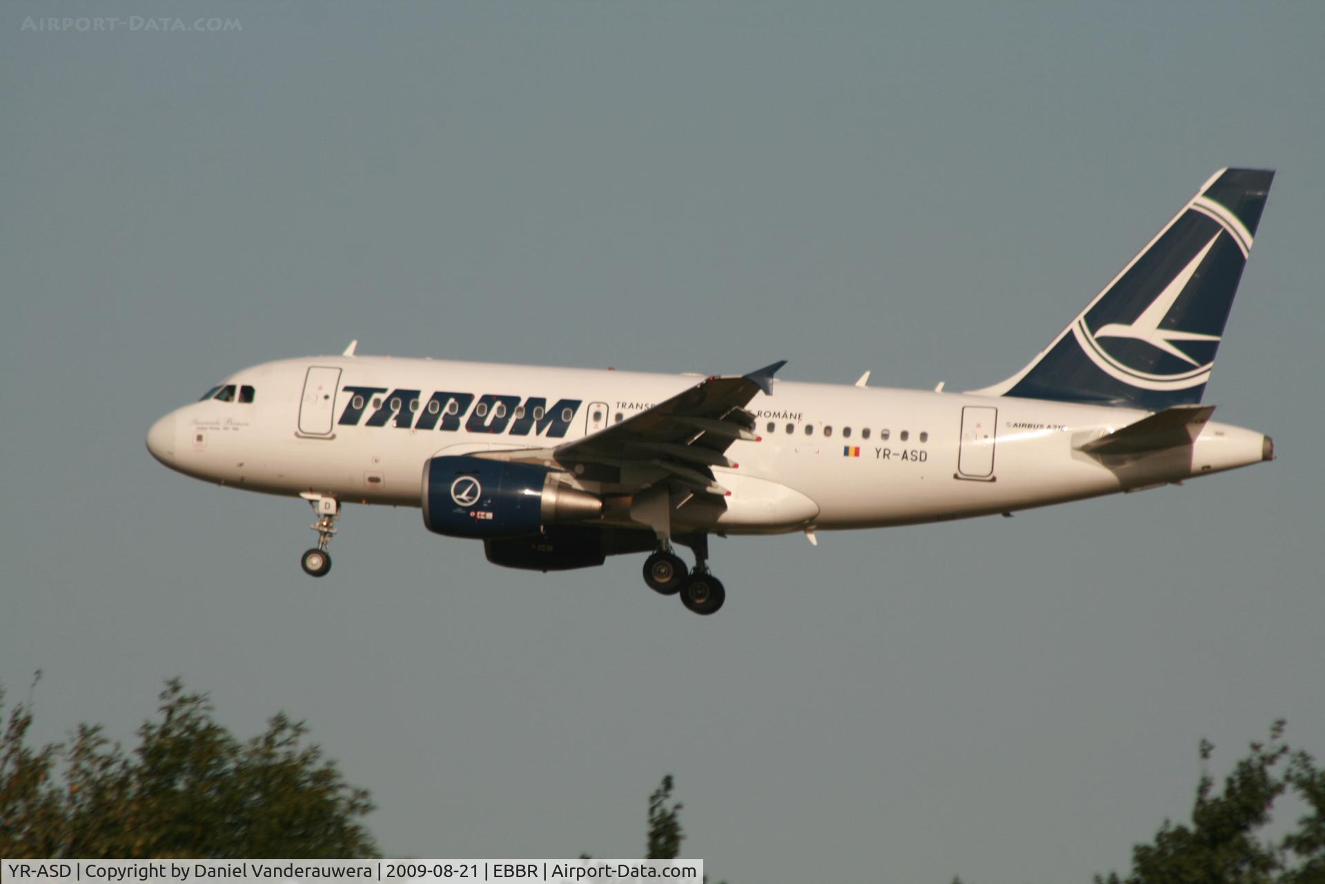 YR-ASD, 2007 Airbus A318-111 C/N 3225, arrival of flight RO371 to rwy 20