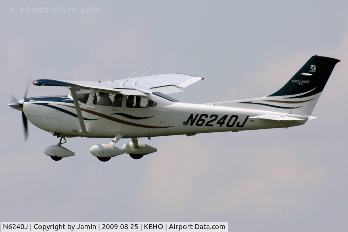 N6240J, 2008 Cessna T182T Turbo Skylane C/N T18208837, On climbout, with less-than-ideal lighting conditions.