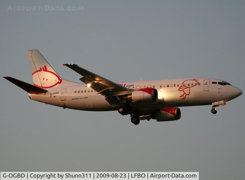 G-OGBD, 1995 Boeing 737-3L9 C/N 27833, Landing rwy 14R