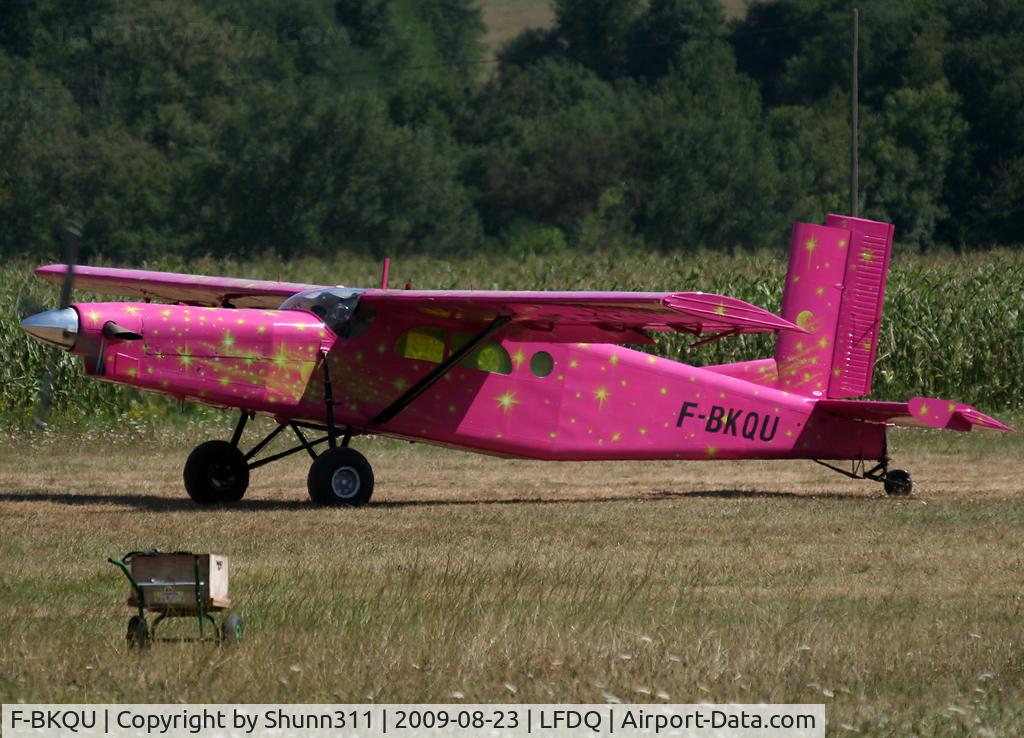 F-BKQU, Pilatus PC-6/B2-H2 C/N 534, Paratrooping session...