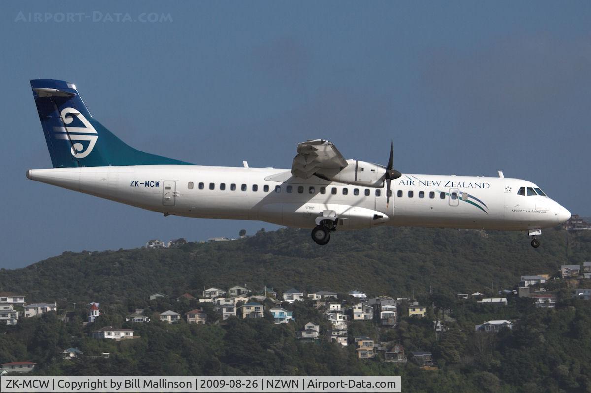 ZK-MCW, 2000 ATR 72-212A C/N 646, Straight and level............Now.