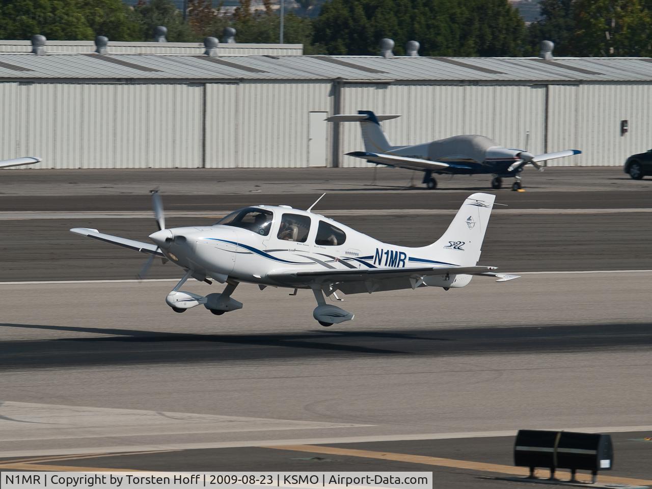 N1MR, 2003 Cirrus SR22 C/N 0724, N1MR arriving on RWY 21