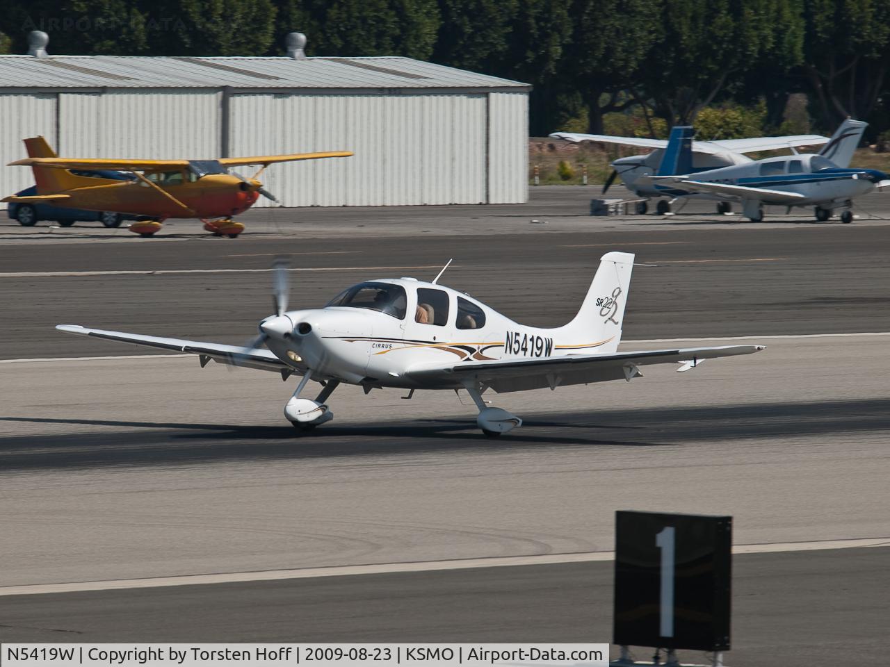 N5419W, 2004 Cirrus SR22 G2 C/N 0857, N5419W arriving on RWY 21
