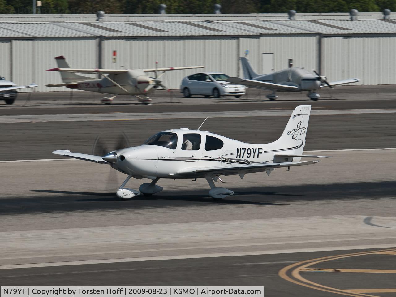N79YF, 2007 Cirrus SR22 C/N 2343, N79YF departing from RWY 21