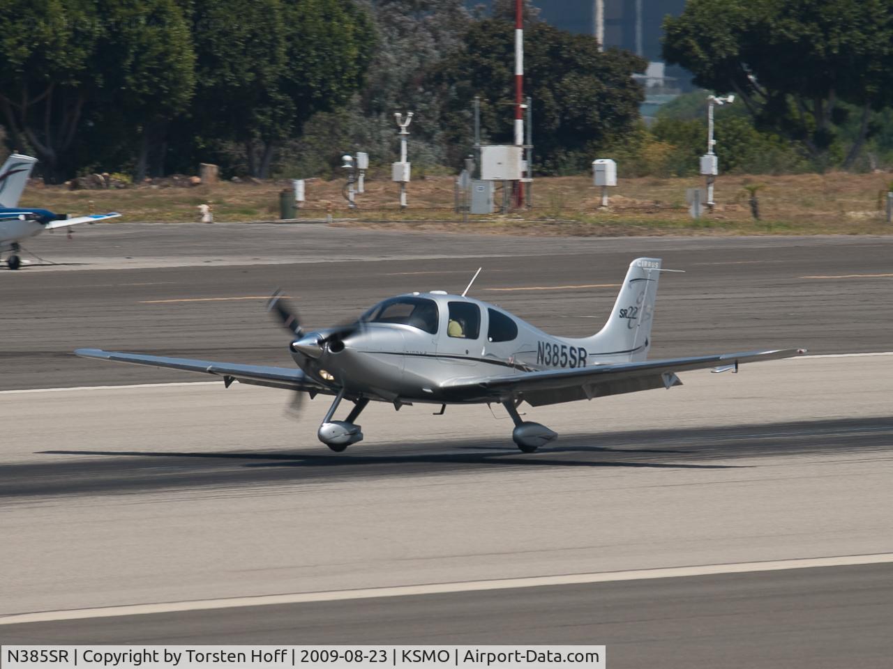 N385SR, 2006 Cirrus SR22 C/N 2256, N385SR arriving on RWY 21