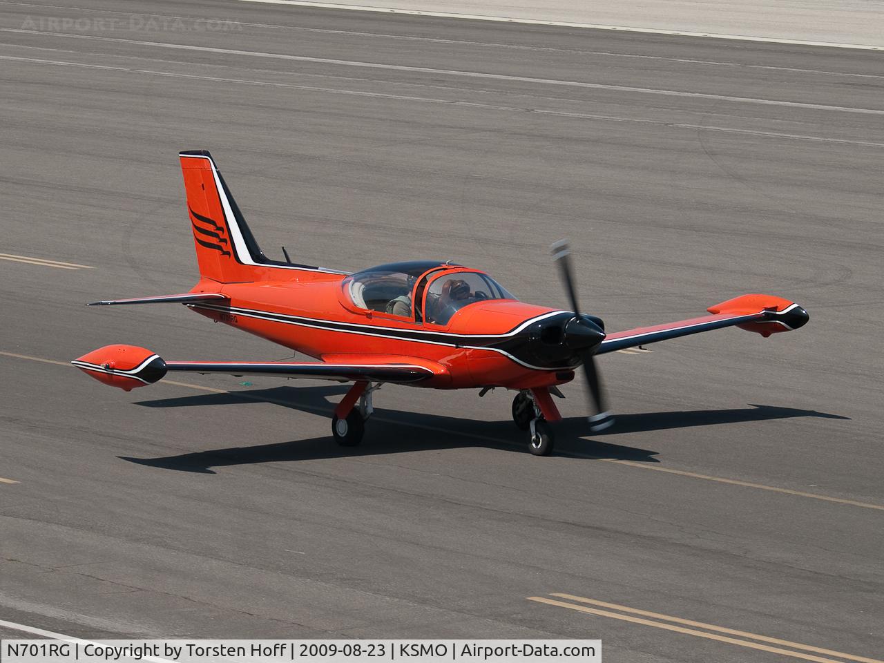 N701RG, SIAI-Marchetti F-260B C/N 11-10, N701RG taxiing