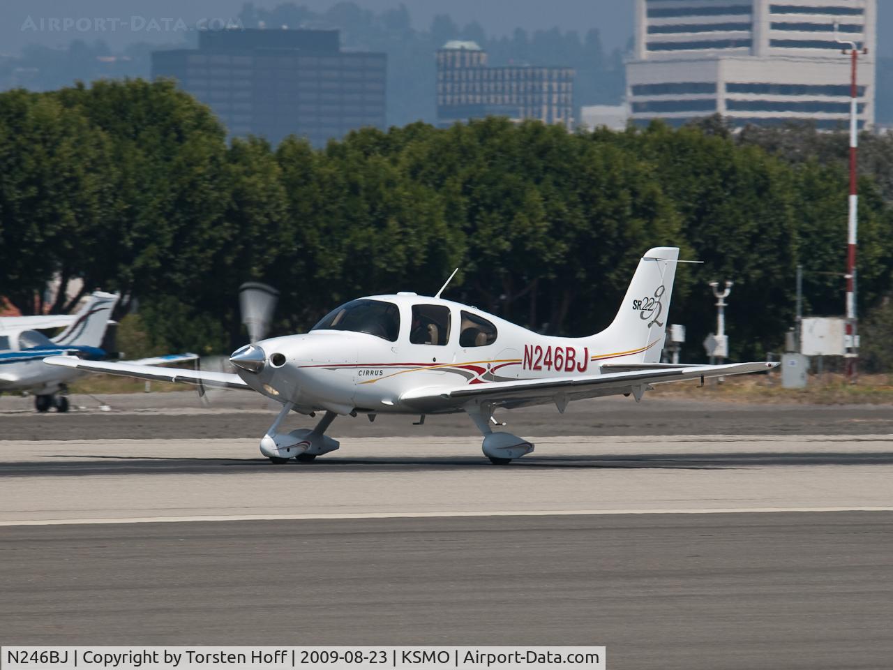 N246BJ, 2005 Cirrus SR22 C/N 1438, N246BJ departing from RWY 21