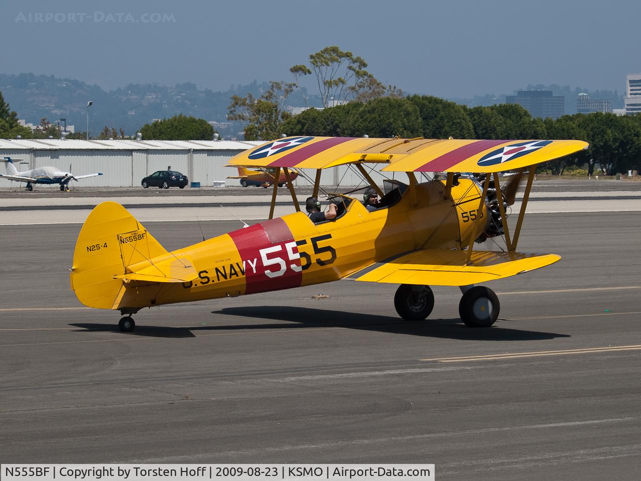 N555BF, 1941 Boeing A75N1(PT17) C/N 75-2305, N555BF taxiing
