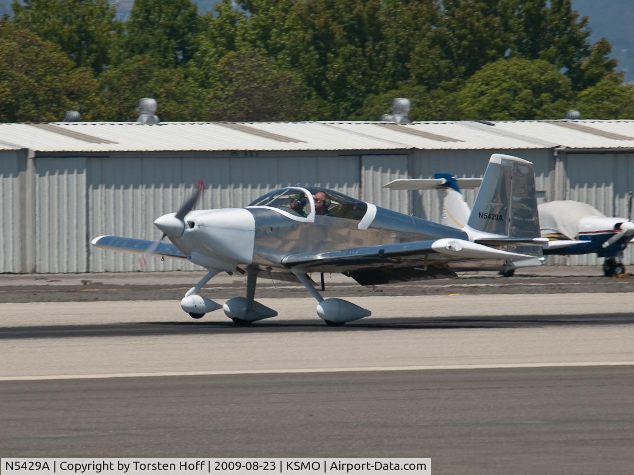 N5429A, 2008 Vans RV-9A C/N 91212, N5429A arriving on RWY 21