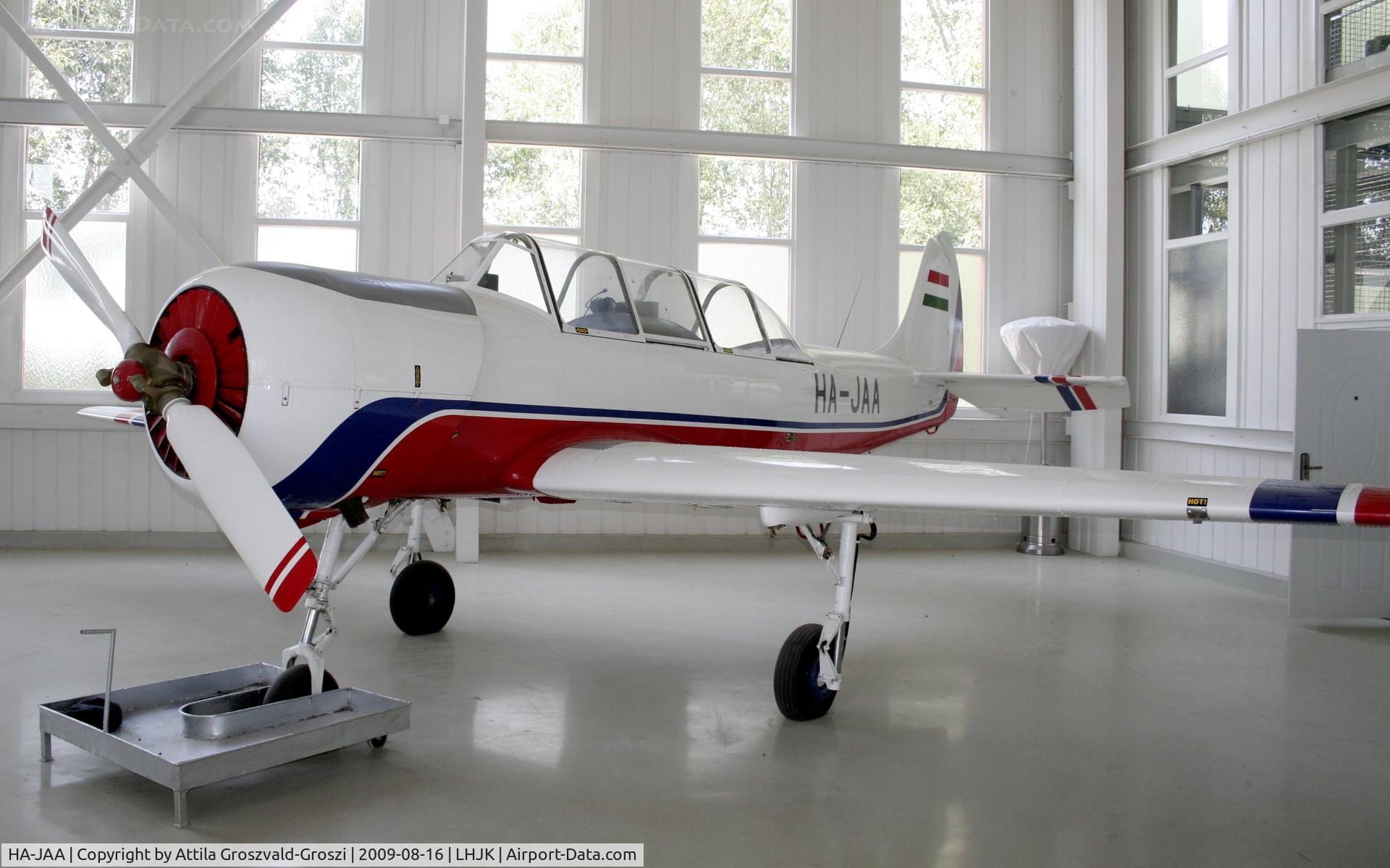 HA-JAA, 1989 Yakovlev Yak-52 C/N 899802, Jakabszallas Airport, Hungary - Mészi Air Service hangar