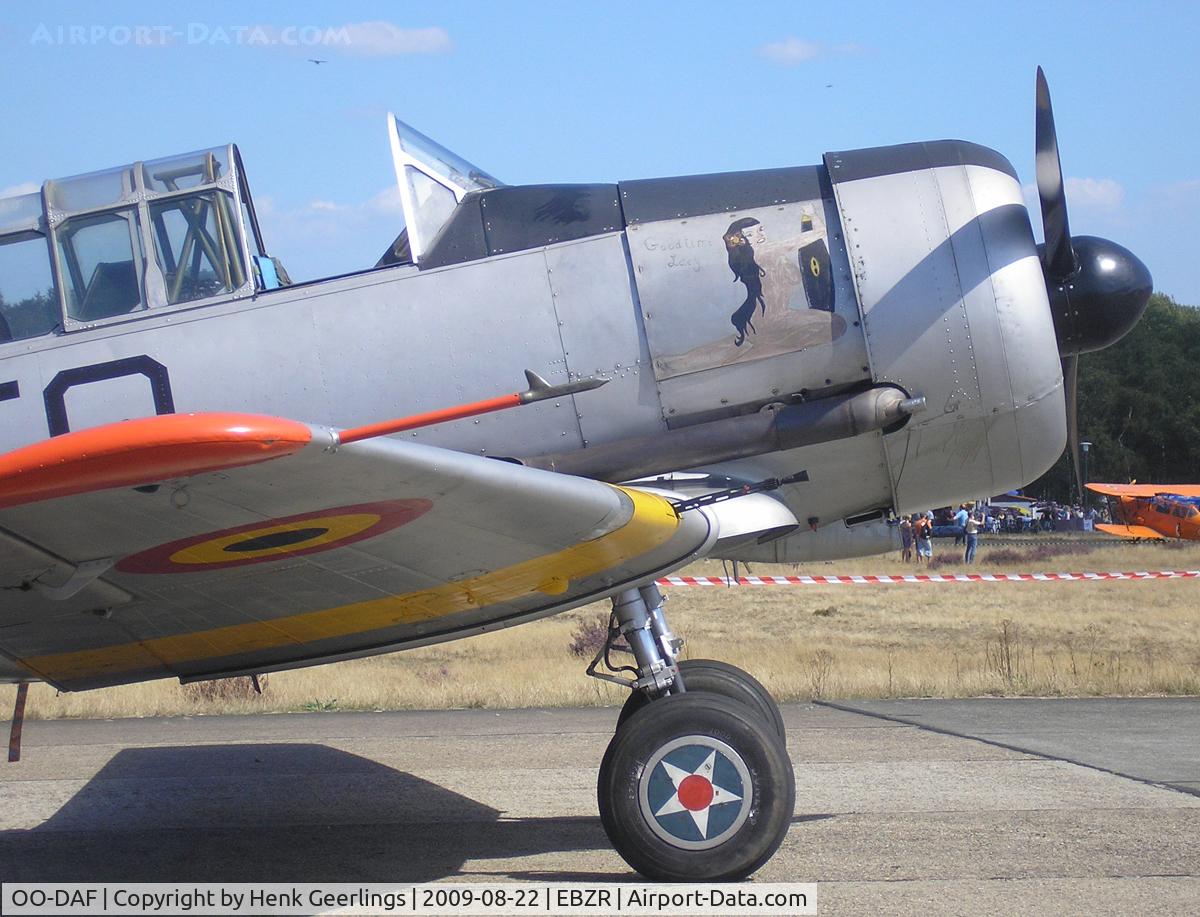 OO-DAF, 1944 Noorduyn AT-16 Harvard IIB C/N 14A-1494, Nose art , Malle Airport Fly In , aug 2009
