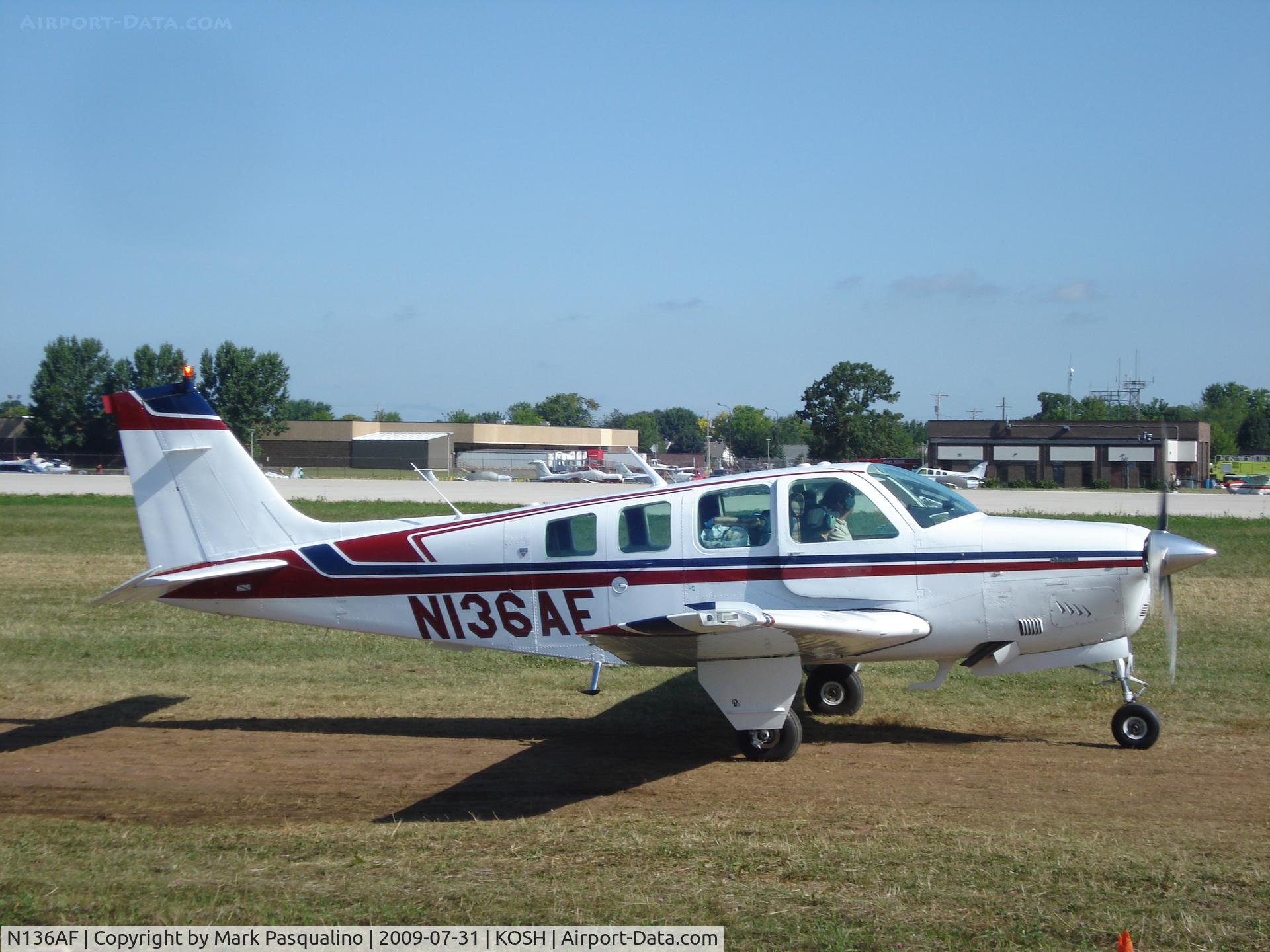 N136AF, 1981 Beech A36 Bonanza 36 C/N E1861, Beech A36