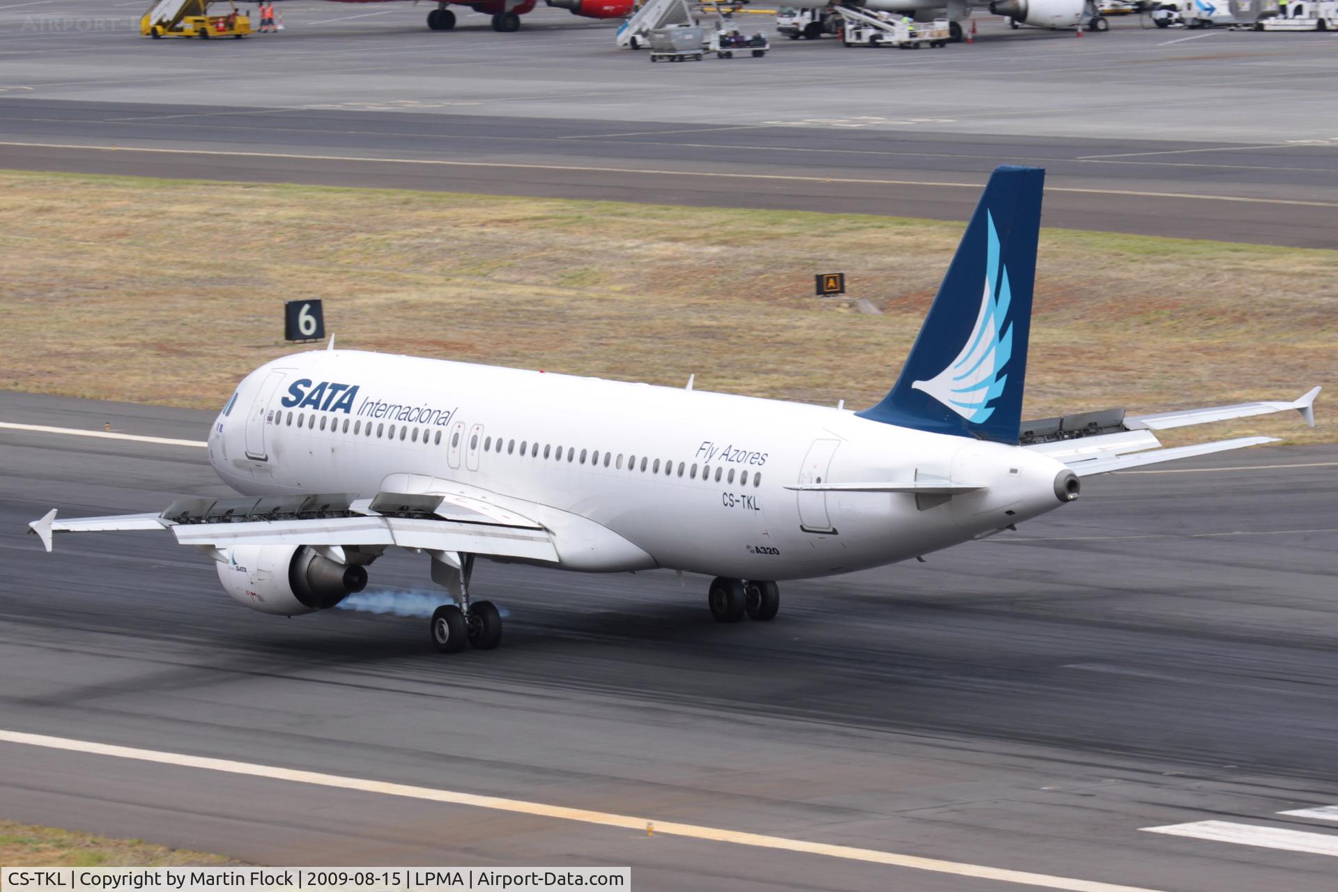 CS-TKL, 2005 Airbus A320-214 C/N 2425, .
