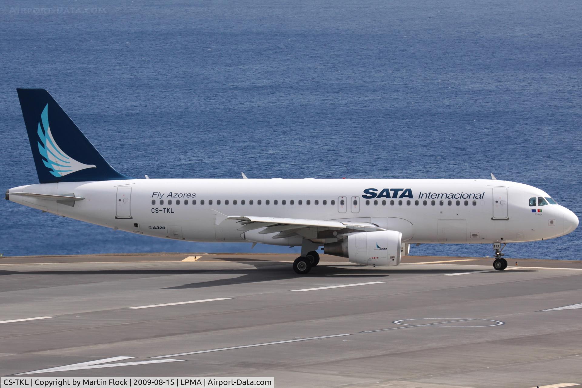 CS-TKL, 2005 Airbus A320-214 C/N 2425, .