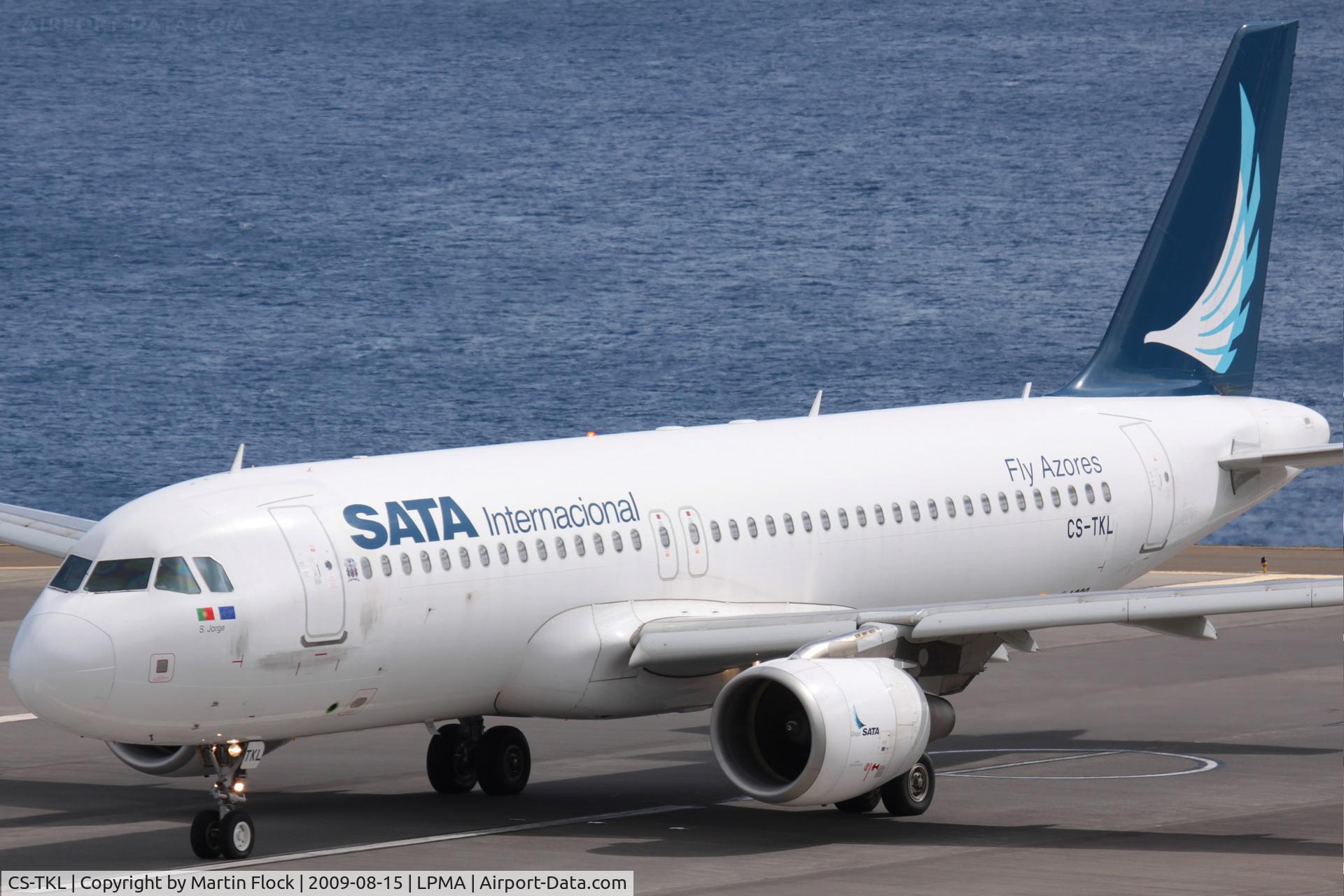 CS-TKL, 2005 Airbus A320-214 C/N 2425, .