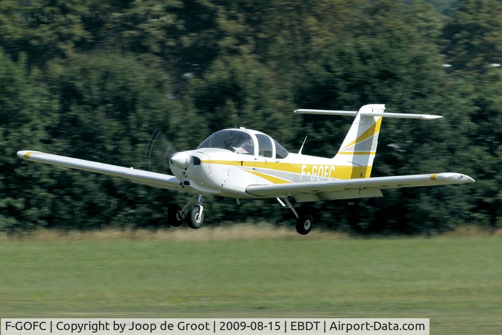 F-GOFC, 1979 Piper PA-38-112 Tomahawk Tomahawk C/N 38-79A0003, touch down on the grass runway of Diest airfield.
