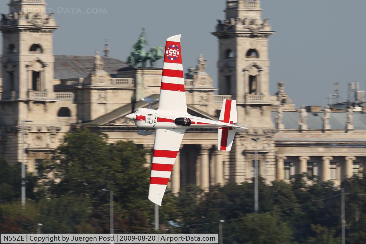 N55ZE, 2007 Zivko Edge 540 C/N 0040A, Red Bull Air Race Budapest 2009 - Paul Bonhomme