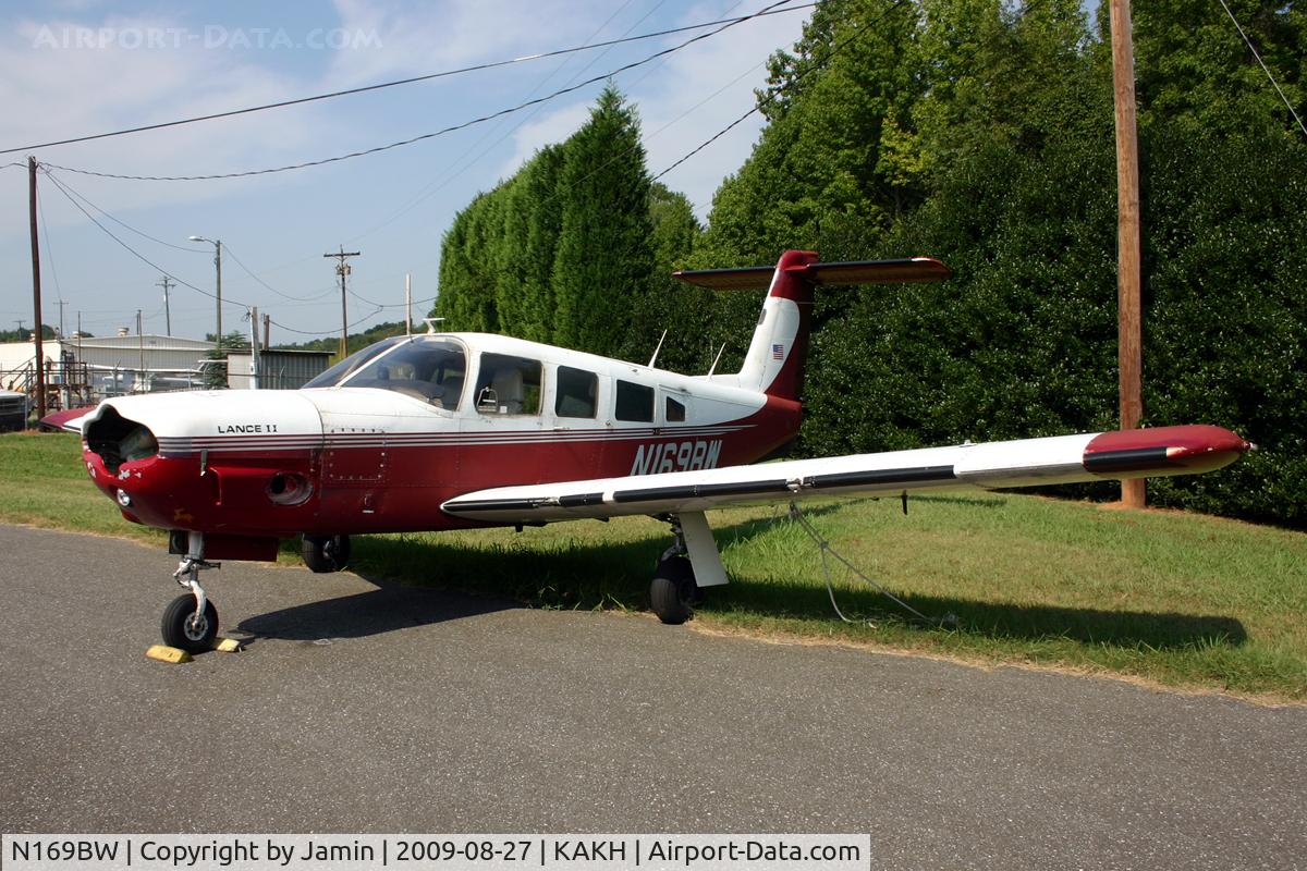 N169BW, 1978 Piper PA-32RT-300 C/N 32R-7885080, This poor lance has seen better days, when it had an engine instead of sandbags.