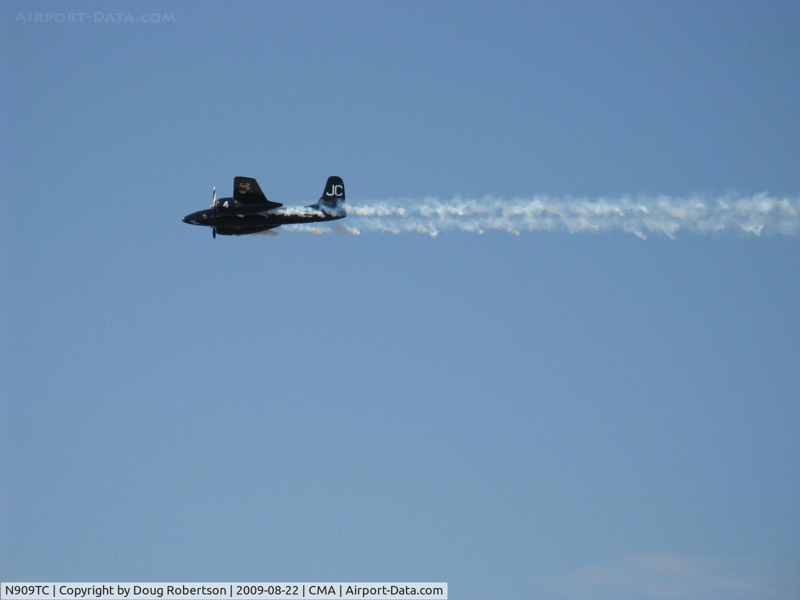 N909TC, 1945 Grumman F7F-3P Tigercat C/N 80425, 1945 Grumman F7F-3 TIGERCAT, two P&W R2800-34 Double Wasps 2,100 Hp each, airshow fly by with smoke