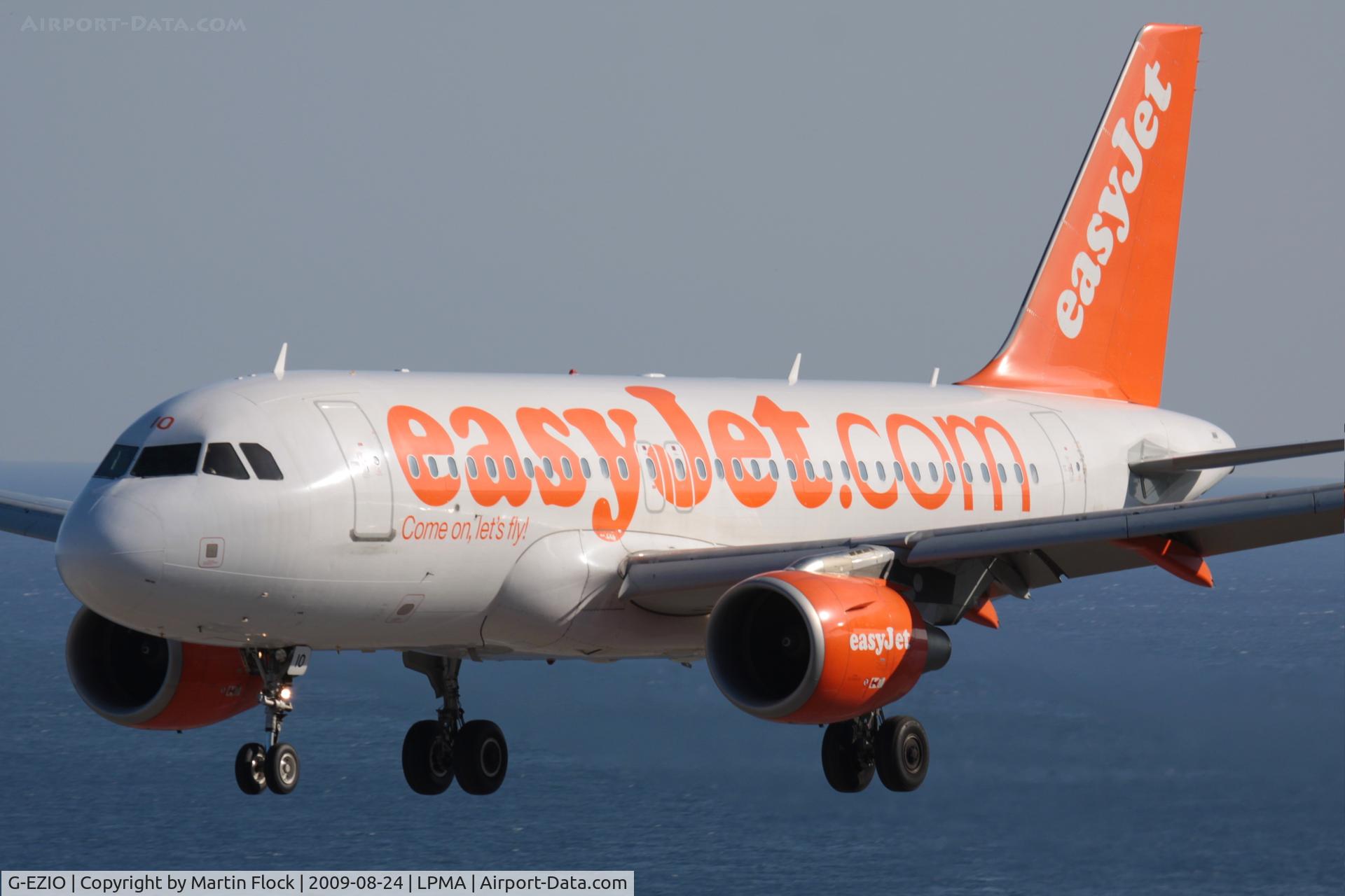 G-EZIO, 2005 Airbus A319-111 C/N 2512, .
