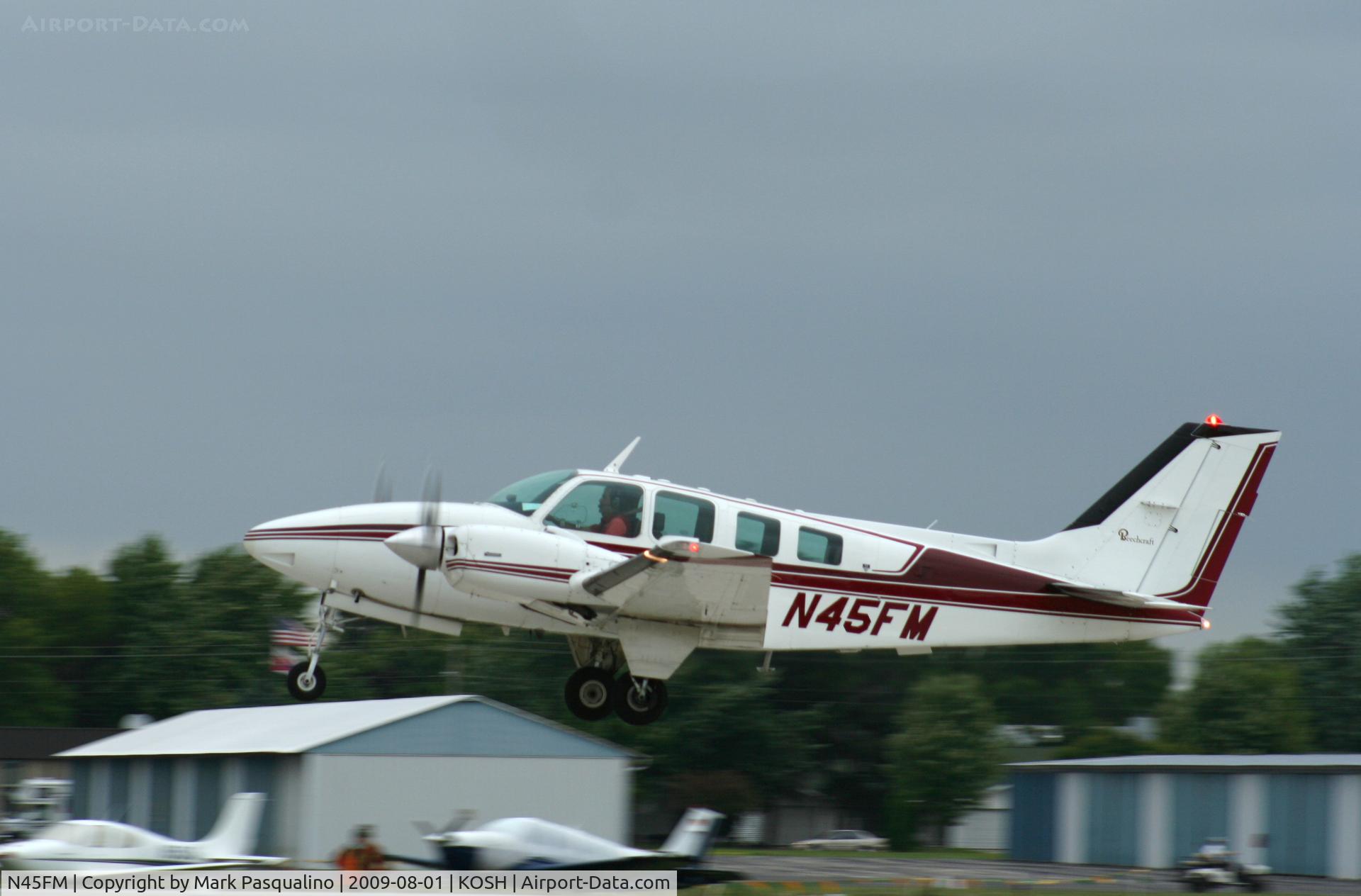 N45FM, 1976 Beech 58 Baron C/N TH-739, Beech 58